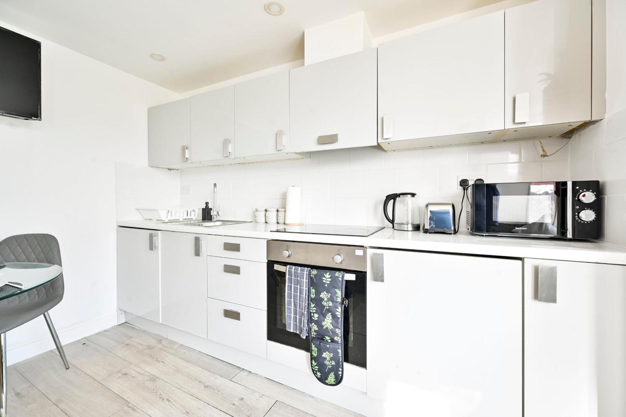 Bright & Comfy 1 Bed Near Catford Station * Londra
