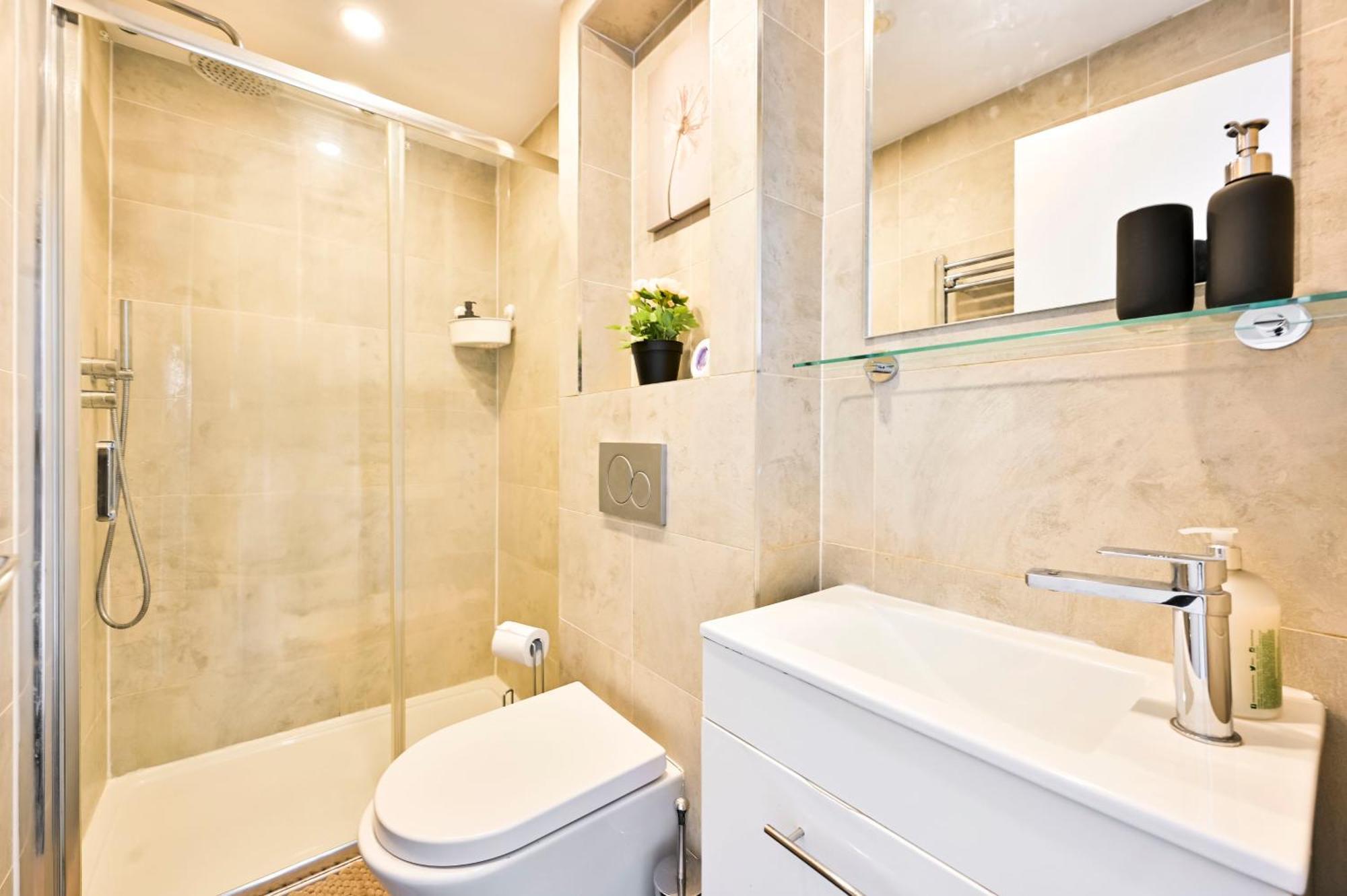 Bright & Comfy 1 Bed Near Catford Station * Londra